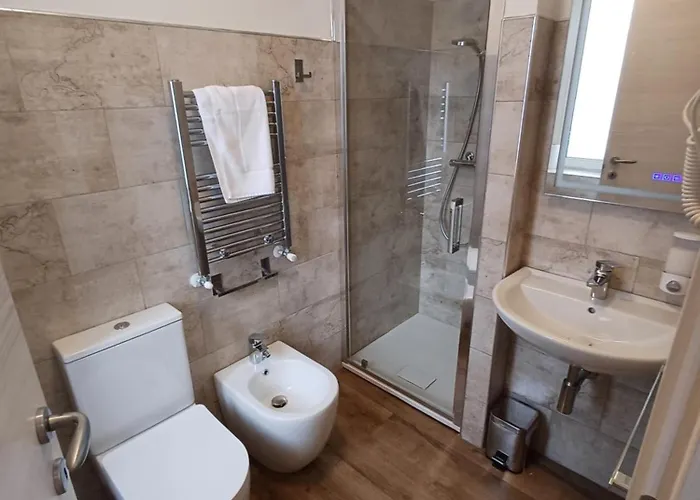 Glam Milan Linate Airport Сеграте